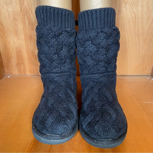 Womens 8 Ugg Isla Knit Boots Black SEF1091 - Picture 2 of 7